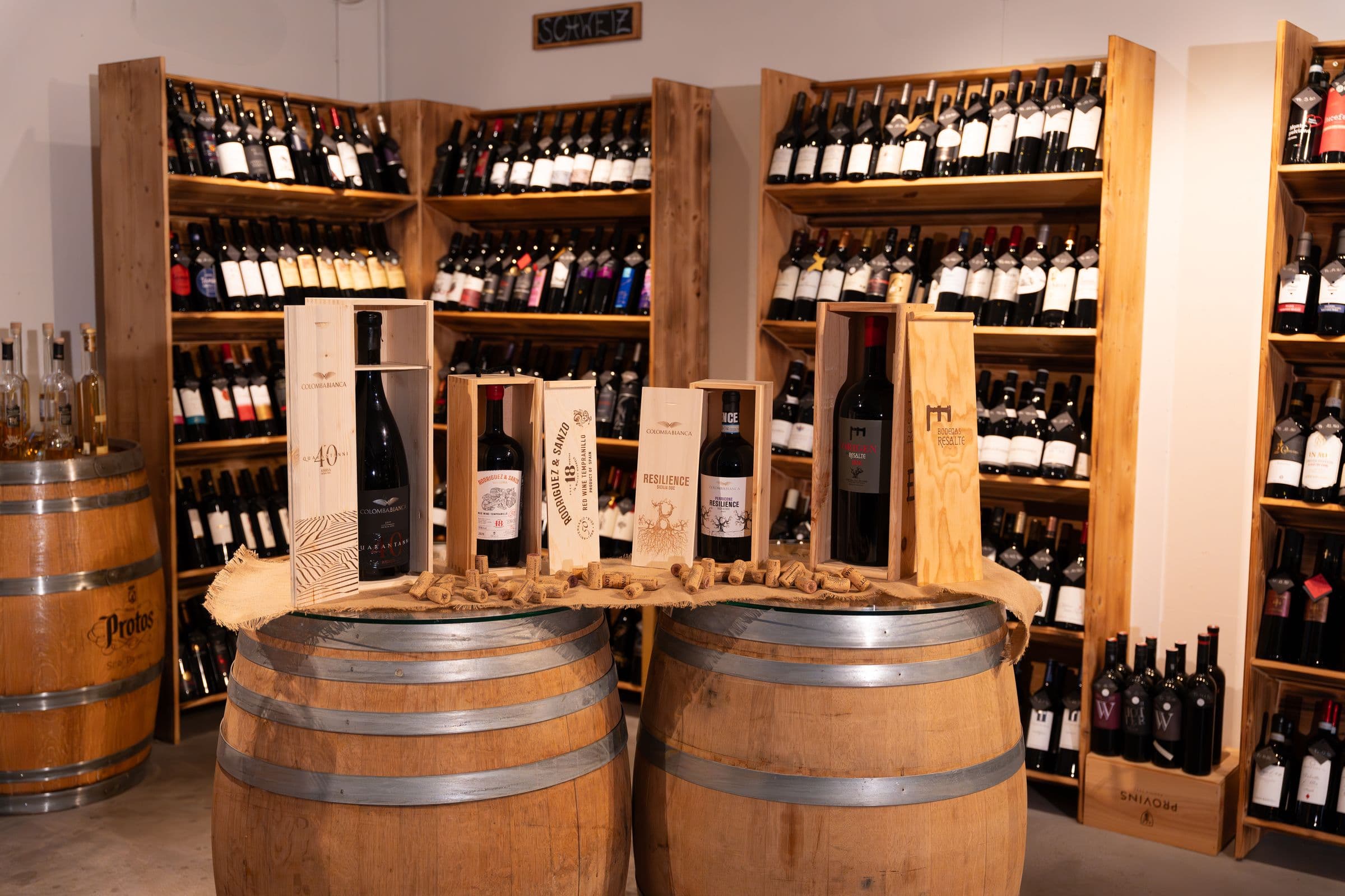 Degustation zwischen den Fässern im Wyhus Aemme in Ramsei